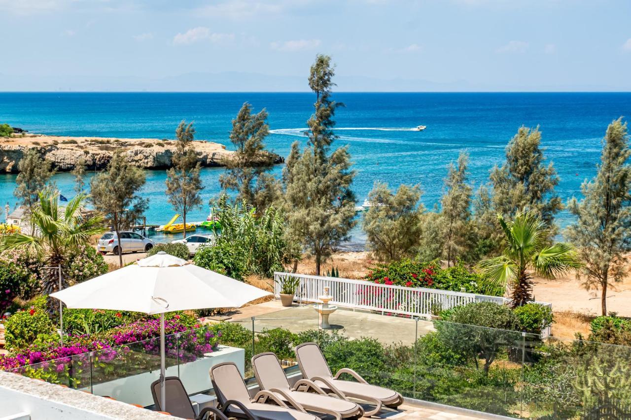 Beach Front Aqua Marina By Ezoria Villas Paralimni Exterior foto