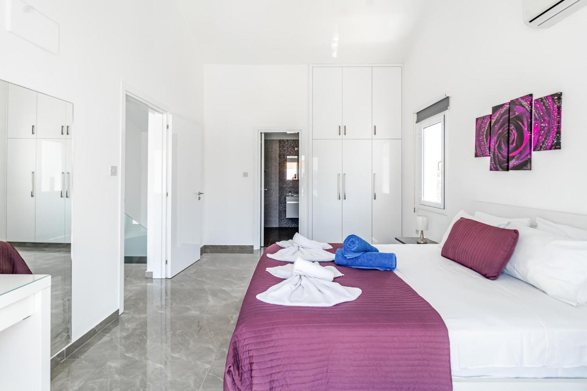 Beach Front Aqua Marina By Ezoria Villas Paralimni Exterior foto